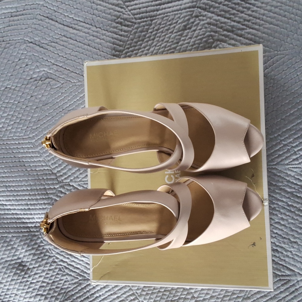 Micheal Kors Heel